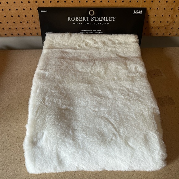 Robert Stanley Faux Rabbit Fur Table Runner - Picture 1 of 3